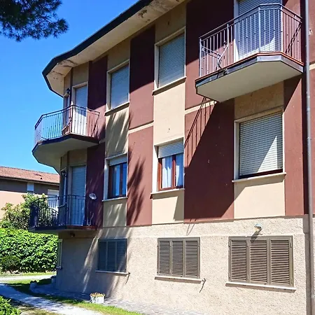 Isa- Il Pontile In Marina Di Massa, With Private Outdoor Area, Just 400 Meters From The