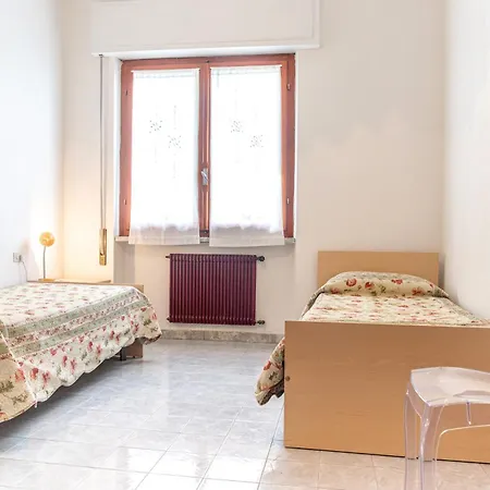 Aparthotel Isa- Il Pontile In Marina Di Massa, With Private Outdoor Area, Just 400 Meters From The *