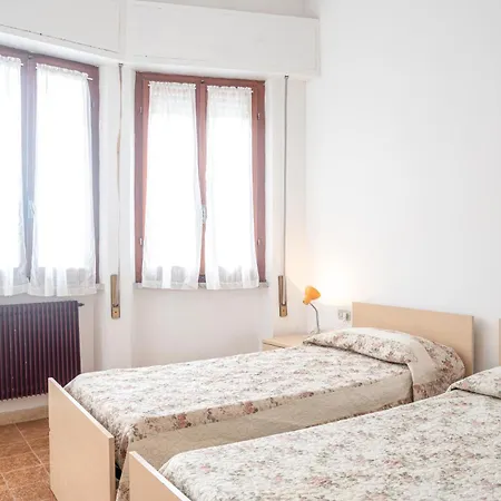 Aparthotel Isa- Il Pontile In Marina Di Massa, With Private Outdoor Area, Just 400 Meters From The