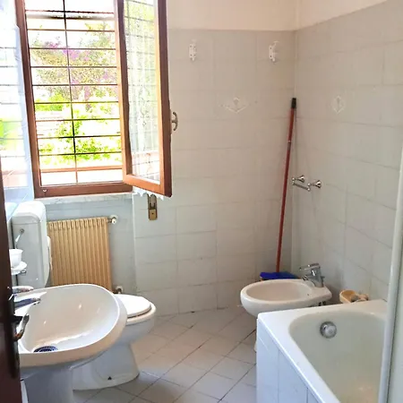 Isa- Il Pontile In Marina Di Massa, With Private Outdoor Area, Just 400 Meters From The *