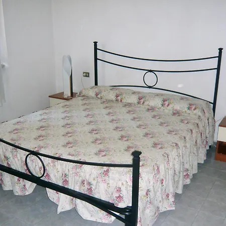 Aparthotel Isa- Il Pontile In Marina Di Massa, With Private Outdoor Area, Just 400 Meters From The *